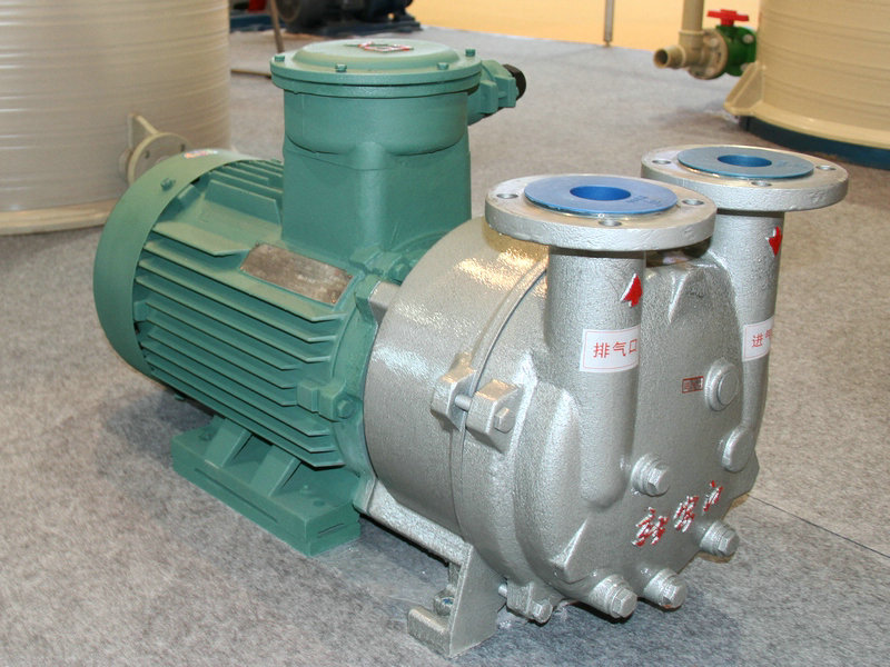 液環真空泵(水環式真（zhēn）空泵)的工作原理