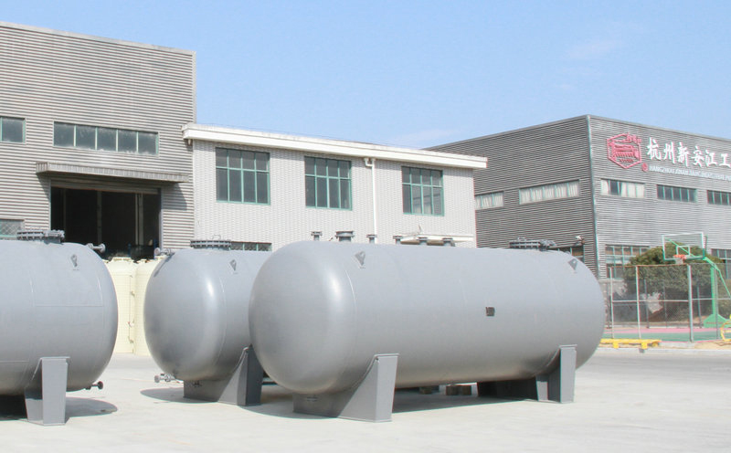 選用鋼襯塑儲罐和（hé）全塑儲罐的關鍵（jiàn）