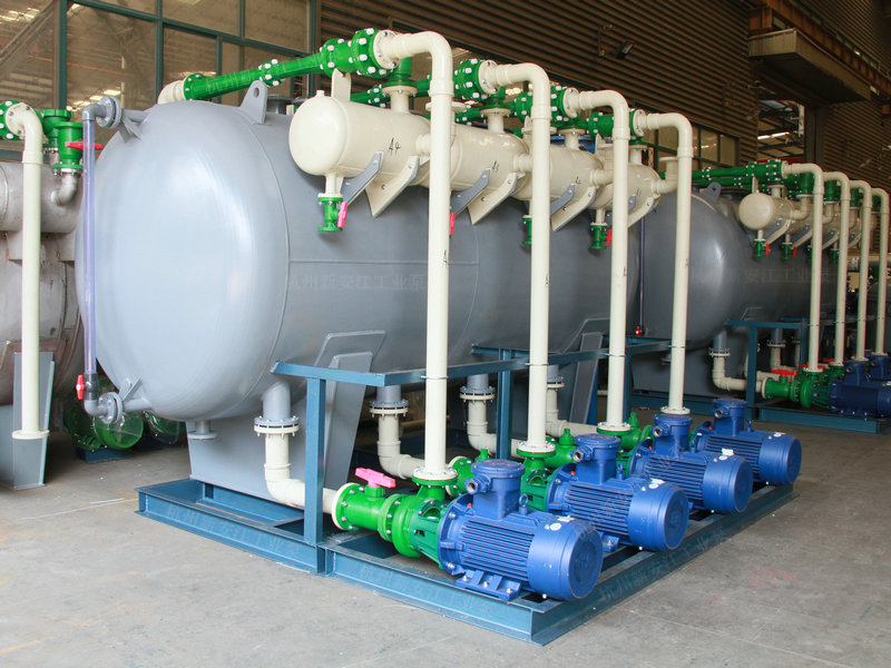 水噴射真（zhēn）空機組鋼襯塑水箱（xiāng）