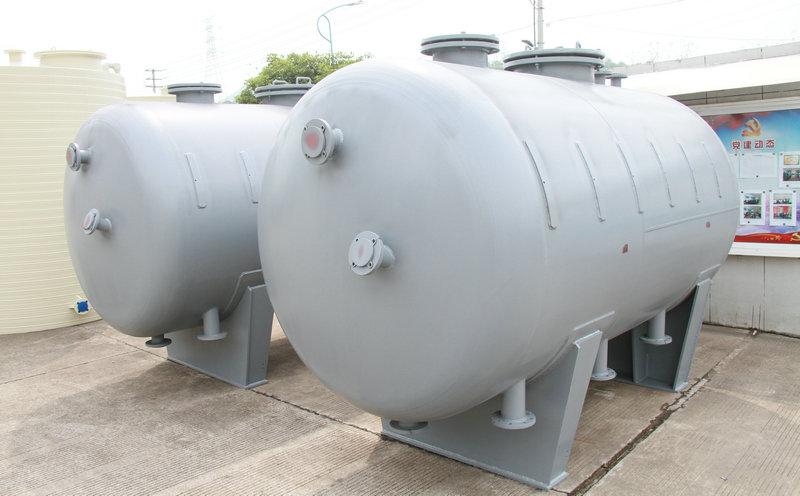 鋼襯（chèn）PE儲罐_副本